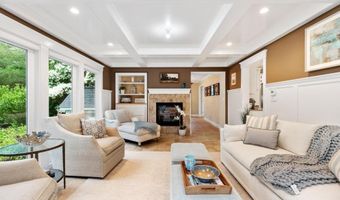 1 Preston Cir, Andover, MA 01810