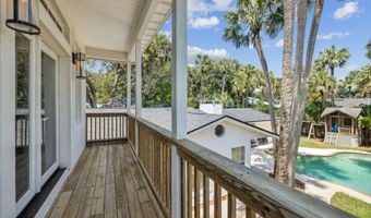 335 11TH St, Atlantic Beach, FL 32233