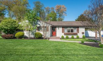 18 Evergreen Dr, Bayonne, NJ 07035