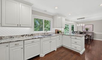 1751 Warmington Ct, Ballwin, MO 63021