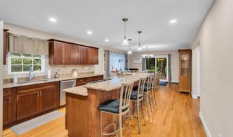 266 Orchard Ave, Belford, NJ 07718