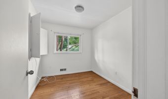 3303 17TH St N, Arlington, VA 22201