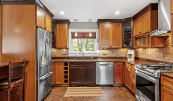 107 Gardeners Grove Rd, Belmont, NH 03220