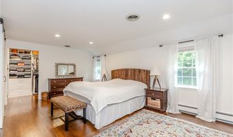 7 White Birch Rd, Cranston, RI 02920