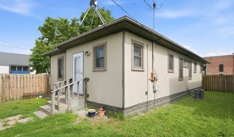 36 W Olive St, Aurora, MO 65605