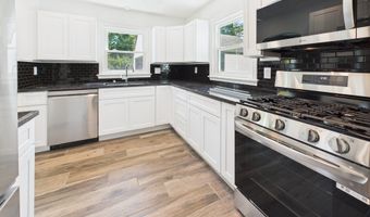 5 Willow Rd, Anderson, IN 46011