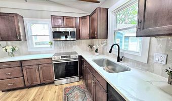 1520 N VIOLA St, Appleton, WI 54915