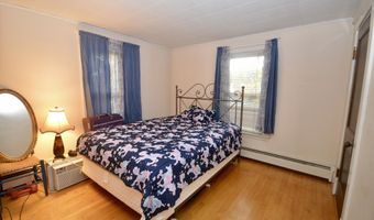 744 Hammond St, Bangor, ME 04401