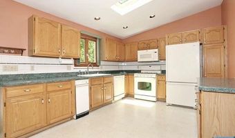 64 Lunn Ave, Bergenfield, NJ 07621