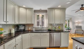 6 Beechwood Cir, Cromwell, CT 06416