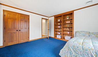 43 Darling Parke Dr, Bangor, ME 04401