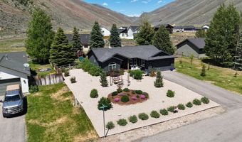 220 Parkside Dr, Bellevue, ID 83313
