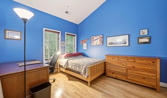 5803 MADAKET Rd, Bethesda, MD 20816