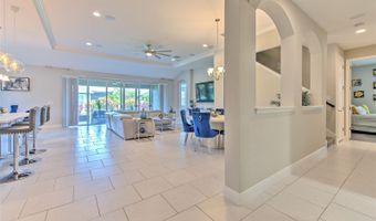 7401 PARADISO Dr, Apollo Beach, FL 33572