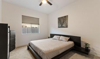 2080 E AQUARIUS Pl, Chandler, AZ 85249