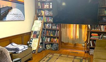 258 Johnson St, Alderson, WV 24910