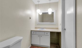 335 S Cayuga Rd B, Amherst, NY 14221