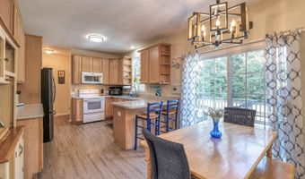 7 Ruth Ct, Absecon, NJ 08201