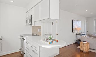 3361 S WAKEFIELD St B1, Arlington, VA 22206