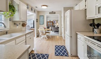 2 Westminster Dr, Asheville, NC 28804