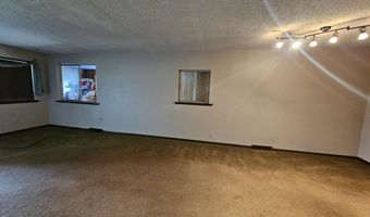 15 W Prospect St, Aurora, MO 65605