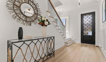 1905 N TAYLOR St, Arlington, VA 22207