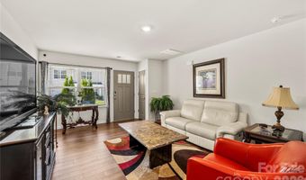 2 Chambers Garden Dr, Arden, NC 28704