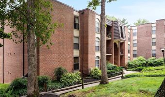 3334 WOODBURN VILLAGE Dr 33, Annandale, VA 22003