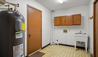 1412 Devney Dr, Altoona, WI 54720