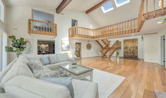 7708 Creekwood Ln, Amberley, OH 45237