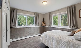 6150 Collins Cir, Anchorage, AK 99502