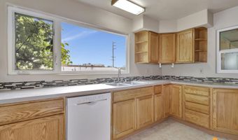 1558 E St, Anchorage, AK 99501