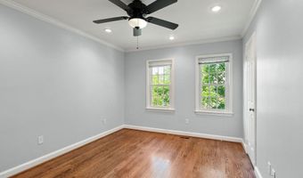 2345 S ROLFE St S, Arlington, VA 22202