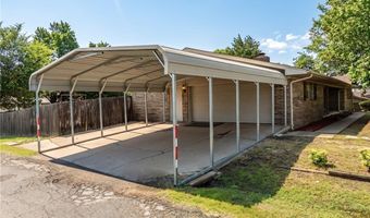 112 Oak St, Arkoma, OK 74901