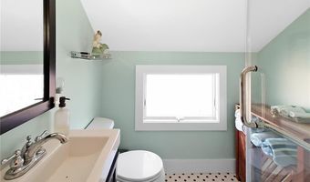 1 Conrad Ct, Newport, RI 02840