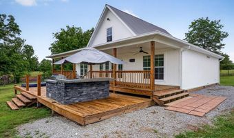 8495 Baxter Rd, Baxter, TN 38544