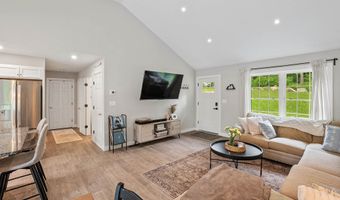 361 Long Shores Dr, Barrington, NH 03825