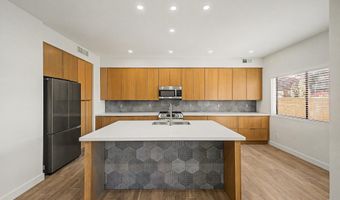 2084 N SUNSET Dr, Chandler, AZ 85225