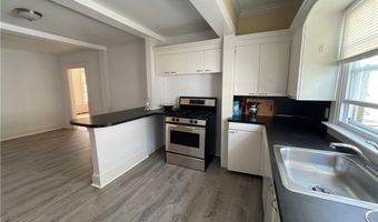 16 Mann Ave 2, Newport, RI 02840