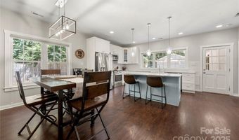 2717 Arnold Dr, Charlotte, NC 28205