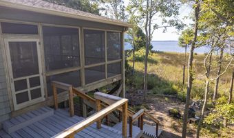452 Indian Bluff Dr, Arapahoe, NC 28510