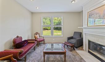 601 Woods Creek Ln, Algonquin, IL 60102