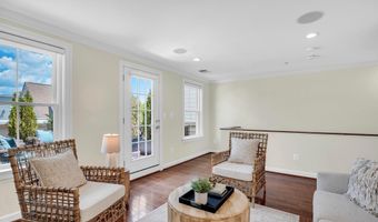 1818 POTOMAC GREENS Dr, Alexandria, VA 22314