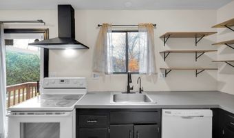 220 Blakeslee St 220, Bristol, CT 06010