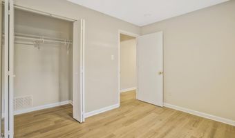 706 N CLEVELAND St, Arlington, VA 22201