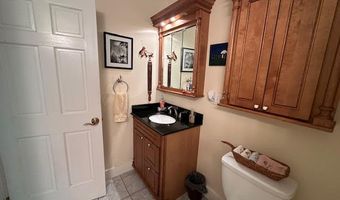 21 Dream Ln, Belfast, ME 04915
