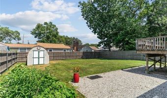 162 Pine St, Warwick, RI 02888