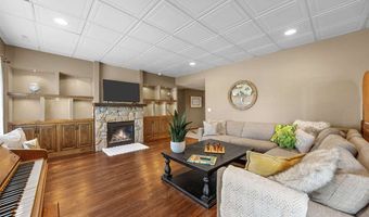 3352 Southridge Dr, Amana, IA 52203