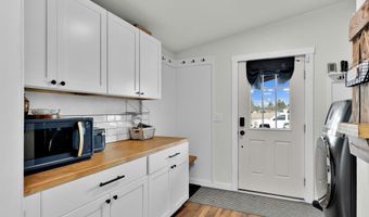 1107 E Yellow Pine Ave, Athol, ID 83801