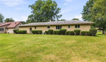 1129 Oak Tree Rd, Akron, OH 44320